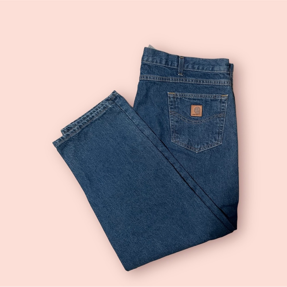 Brand New (with tags) Carhartt Relaxed Fit Tapered Leg Jeans 
Size: 42x28